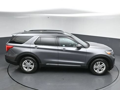 Certified 2022 Ford Explorer XLT w/ Class IV Trailer Tow Package AWD/4WD image 51