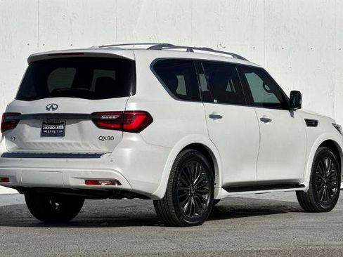 Certified 2024 INFINITI QX80 Premium Select w/ Cargo Package image 3