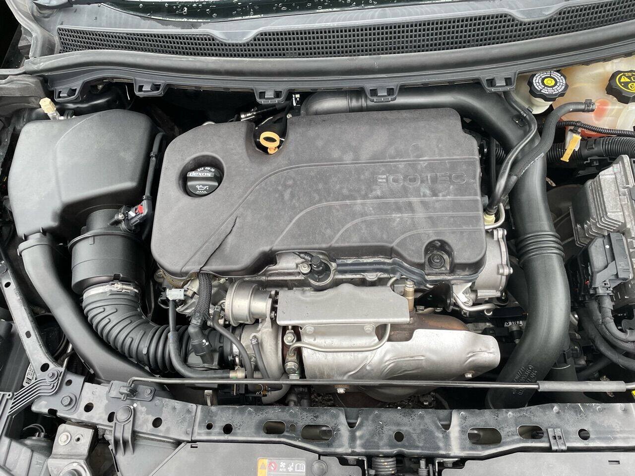 Used 2018 Chevrolet Cruze LT FWD image 14