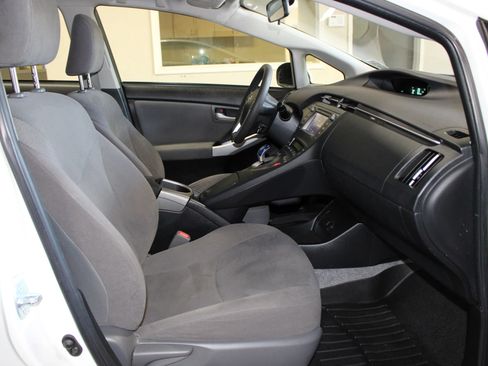 Used 2015 Toyota Prius Two FWD image 25