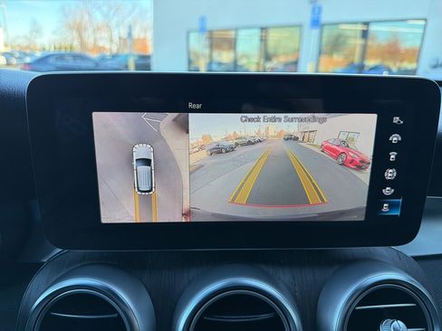 Used 2022 Mercedes-Benz GLC 300 4MATIC image 34