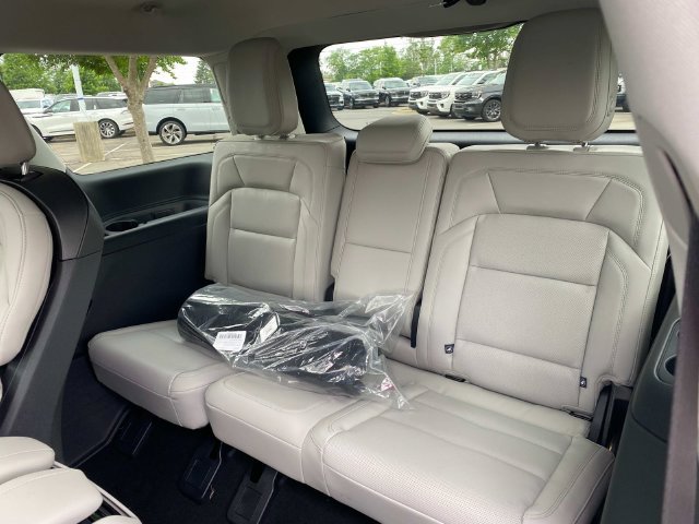 New 2026 Lincoln Navigator Reserve AWD/4WD image 8