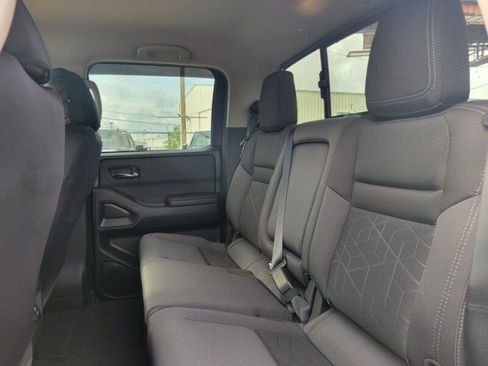 Used 2025 Nissan Frontier SV w/ SV Convenience Package RWD image 26