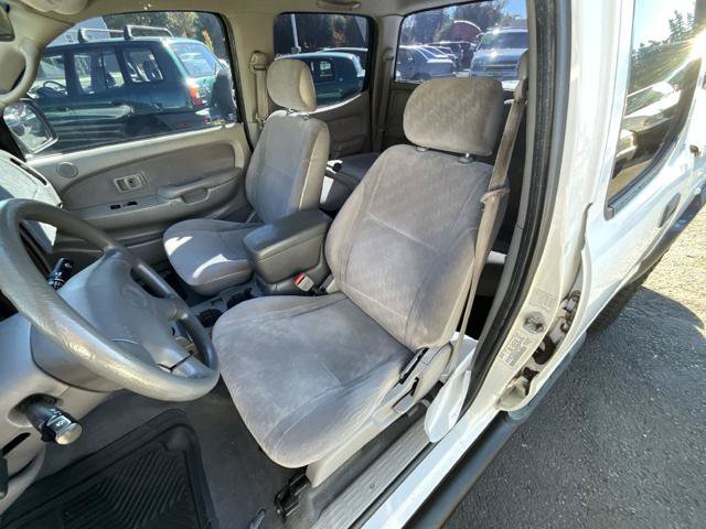 Used 2001 Toyota Tacoma PreRunner RWD image 8