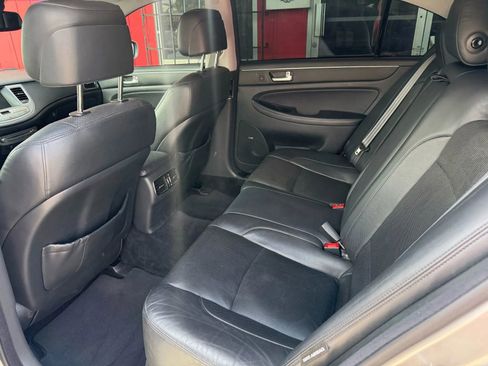 Used 2012 Hyundai Genesis 3.8 w/ Premium Pkg image 4