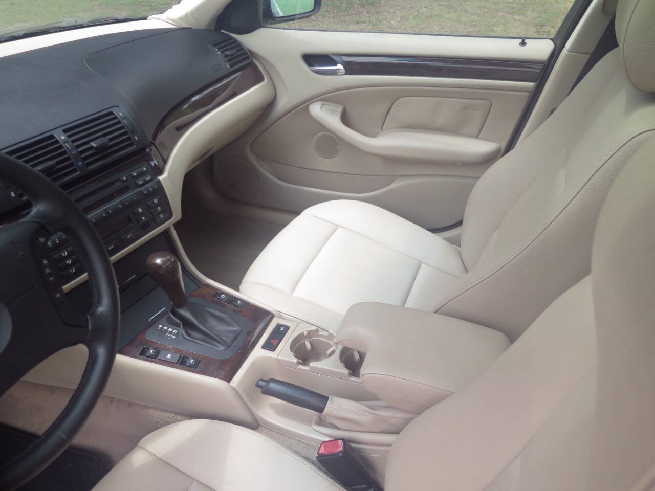 Used 2005 BMW 325i Sedan RWD image 11