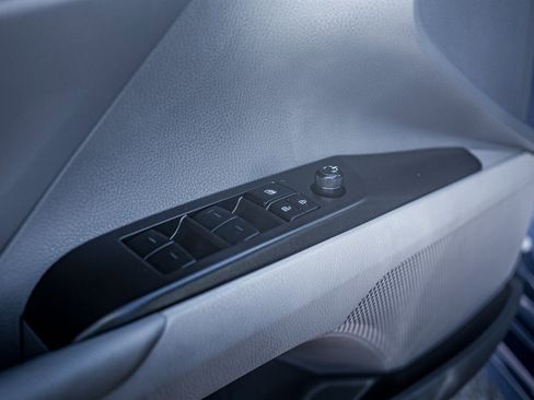 Used 2024 Toyota Camry SE image 14