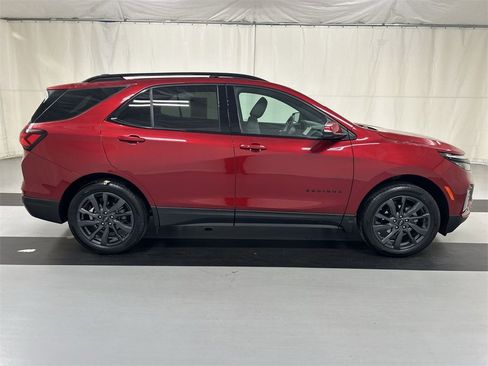 Certified 2024 Chevrolet Equinox RS image 9