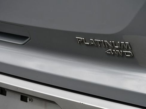 Used 2025 Nissan Pathfinder Platinum AWD/4WD image 28