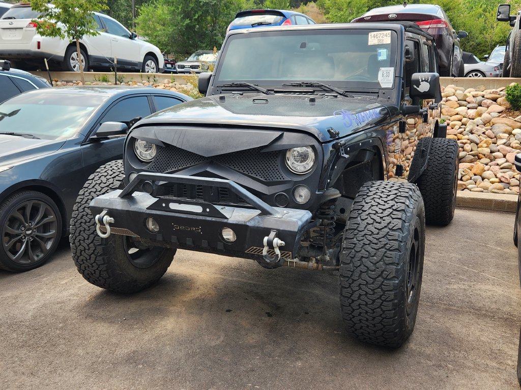 Used 2017 Jeep Wrangler Unlimited Rubicon w/ Connectivity Group AWD/4WD image 9