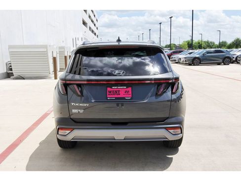 Certified 2025 Hyundai Tucson SEL FWD image 8
