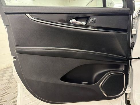 Used 2022 Lincoln Nautilus FWD image 15