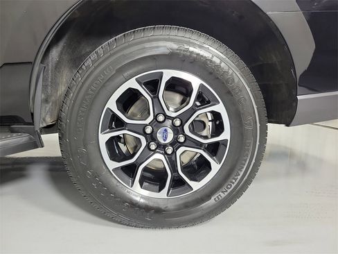 Used 2022 Ford Expedition XLT image 8