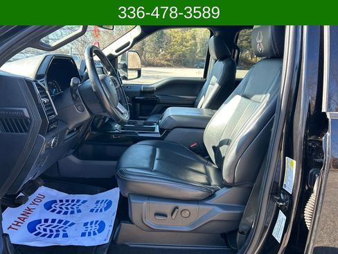 Used 2022 Ford F250 Lariat w/ Black Appearance Package image 9