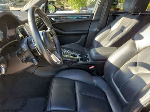 Used 2017 Porsche Macan S image 22