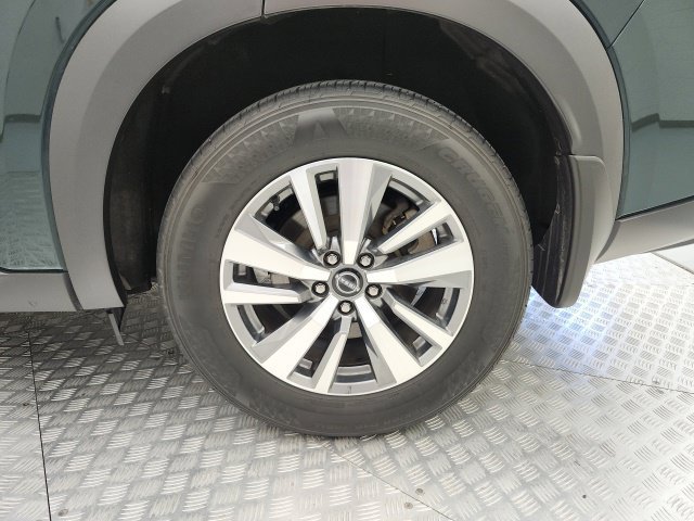 Used 2024 Nissan Pathfinder SL FWD image 17