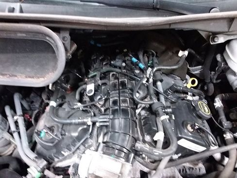 Used 2016 Ford Transit 150 XLT image 9