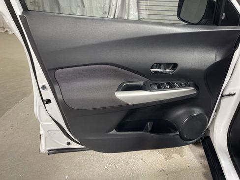 Used 2019 Nissan Kicks SV w/ Interior Electronics Package FWD image 19