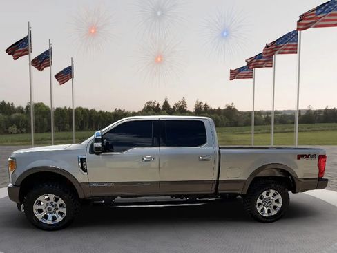 Used 2017 Ford F250 Lariat w/ Lariat Ultimate Package AWD/4WD image 3