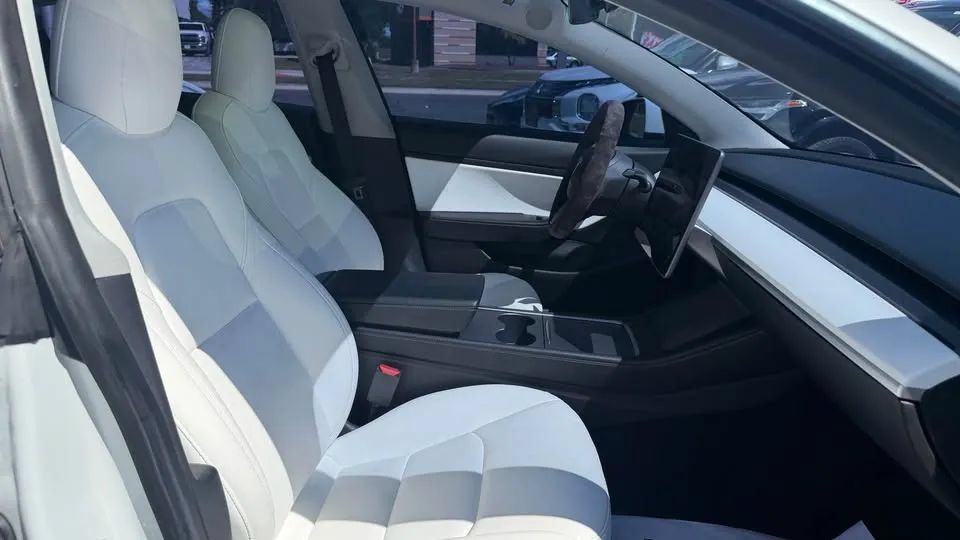 Used 2021 Tesla Model 3 Standard Range Plus RWD image 8
