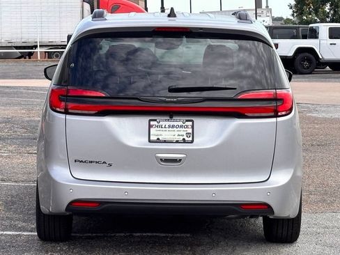 New 2026 Chrysler Pacifica Select w/ S Appearance Package FWD image 7