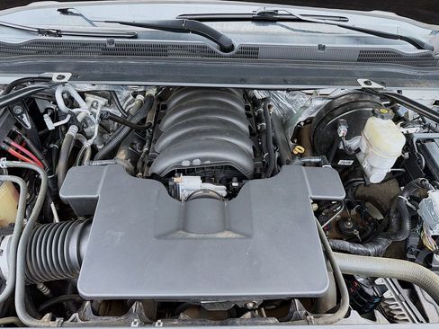 Used 2018 Chevrolet Tahoe Premier RWD image 34