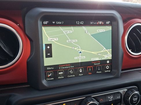 Used 2020 Jeep Gladiator Rubicon image 16