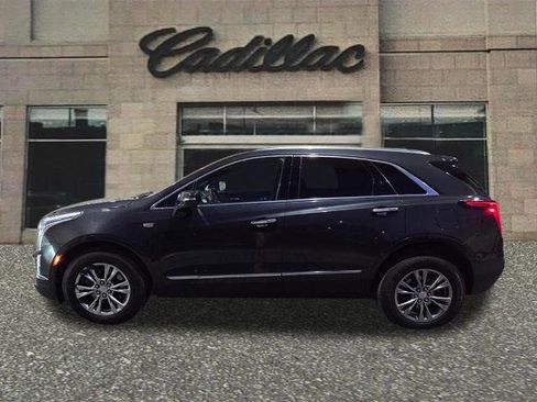Used 2023 Cadillac XT5 Premium Luxury image 2