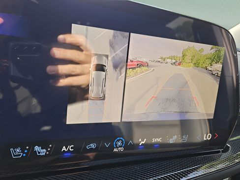 New 2026 Chevrolet Traverse High Country image 21