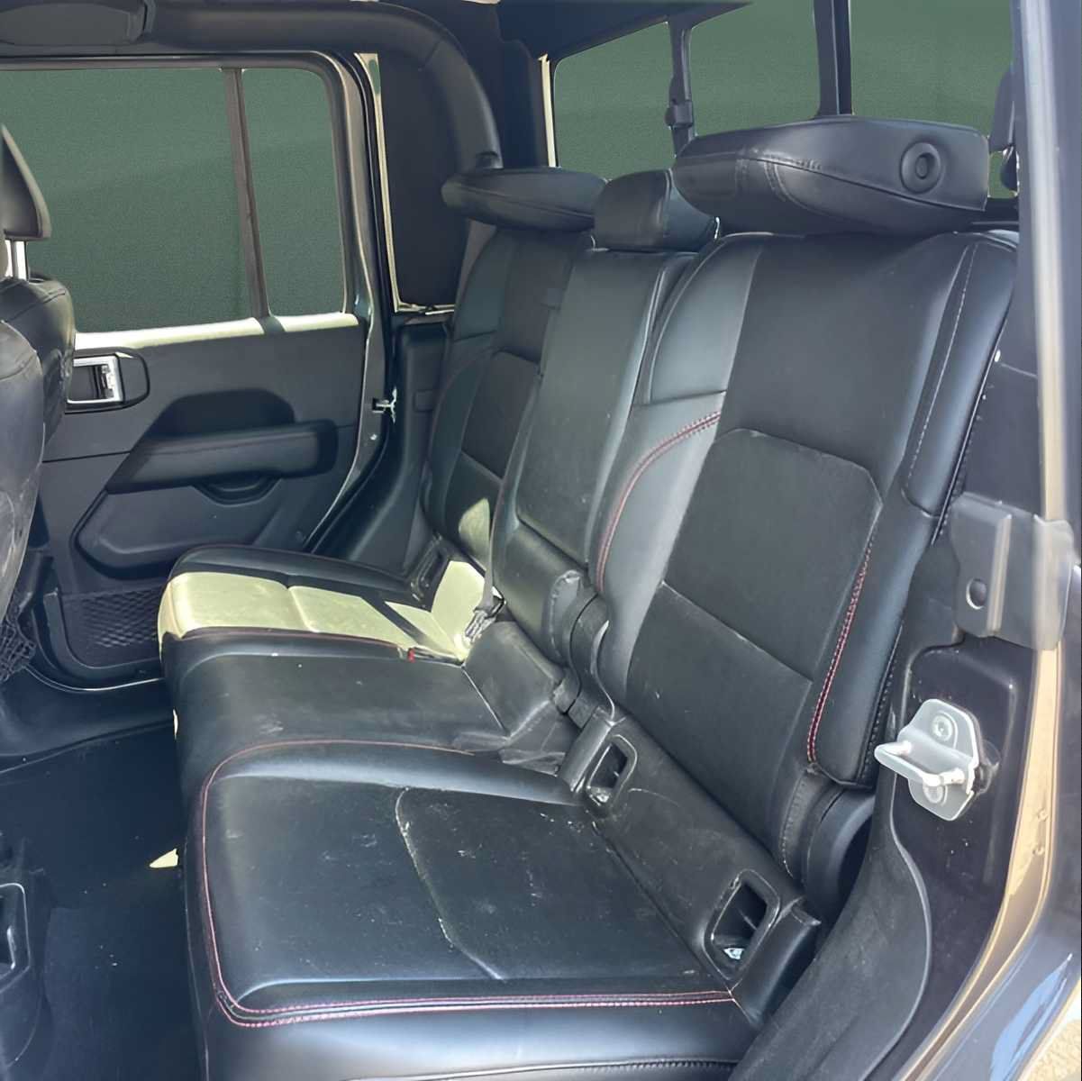 Used 2020 Jeep Gladiator Rubicon w/ Dual Top Group AWD/4WD image 4