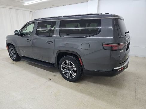 Used 2024 Jeep Wagoneer L Series II w/ Flexible Seating Group image 15