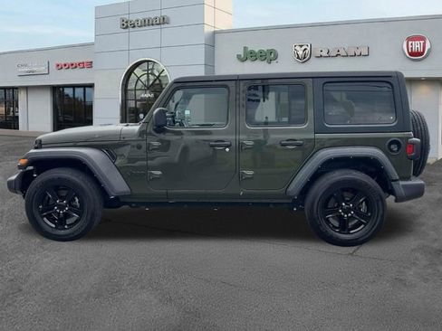 Used 2022 Jeep Wrangler Unlimited Sport image 4