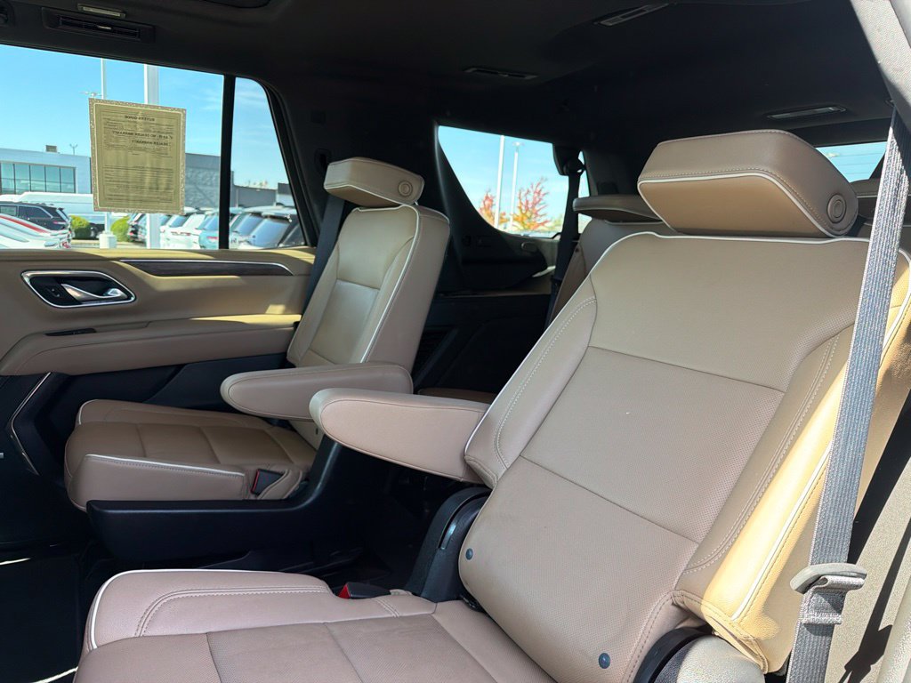 Used 2023 Chevrolet Tahoe Premier AWD/4WD image 17