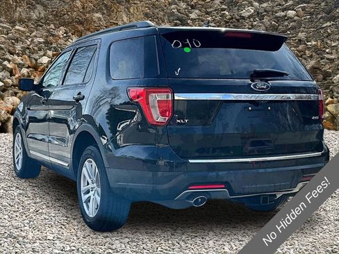 Used 2018 Ford Explorer XLT w/ Equipment Group 202A AWD/4WD image 8