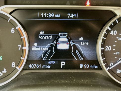 Used 2025 Nissan Rogue SV AWD/4WD image 19