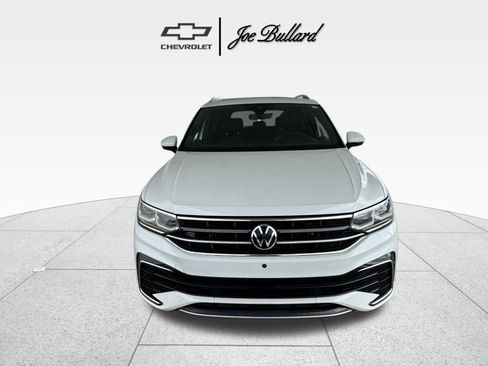 Used 2022 Volkswagen Tiguan SEL R-Line image 3