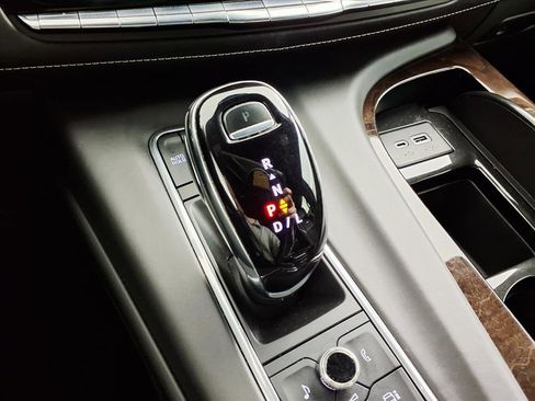 Certified 2022 Cadillac Escalade Sport Platinum w/ Heavy-Duty Trailer Package image 21