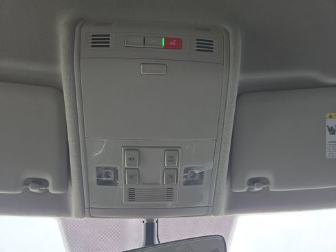 Used 2023 Volkswagen Tiguan S image 17