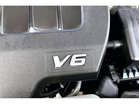 Used 2018 Dodge Journey SXT w/ Safe & Sound Group image 36