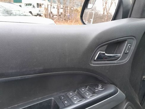 Used 2019 Chevrolet Colorado LT w/ LT Convenience Package AWD/4WD image 11