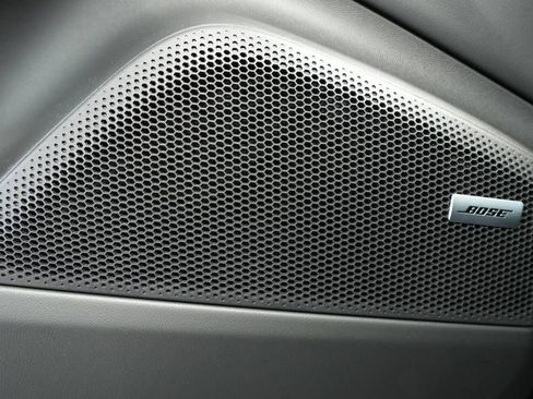 New 2026 Porsche Macan 4 Electric image 32