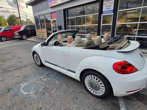 Used 2014 Volkswagen Beetle 2.5 FWD image 8