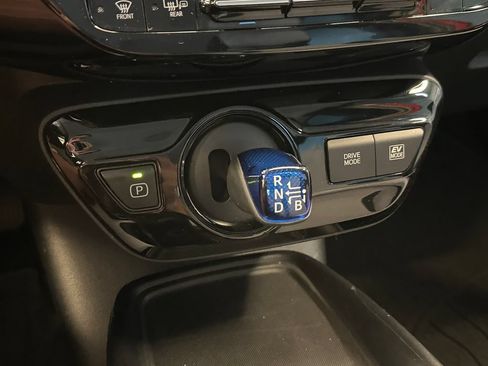 Used 2019 Toyota Prius LE FWD image 16