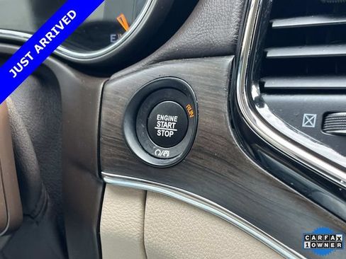 Certified 2020 Jeep Grand Cherokee Overland AWD/4WD image 37