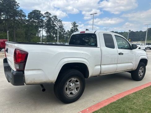 Used 2023 Toyota Tacoma SR image 3