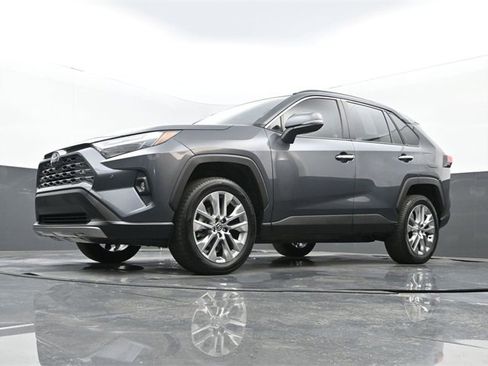 Used 2023 Toyota RAV4 Limited image 29