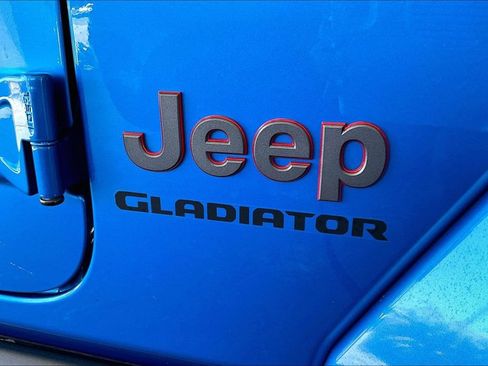 Used 2022 Jeep Gladiator Rubicon AWD/4WD image 25