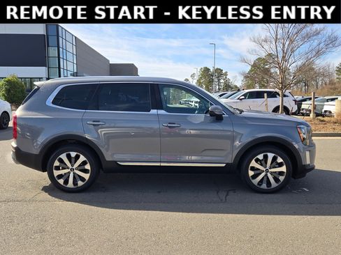 Used 2022 Kia Telluride EX w/ EX Premium Package image 8