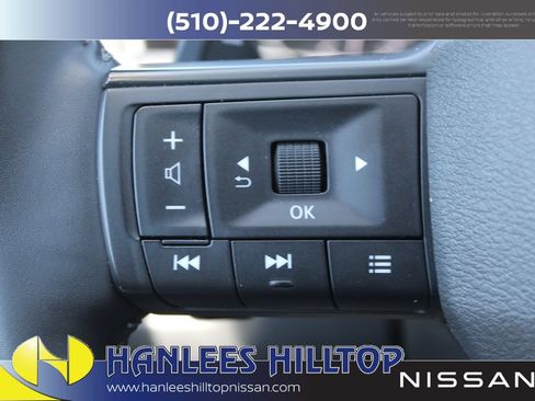 Used 2025 Nissan Rogue SV FWD image 29