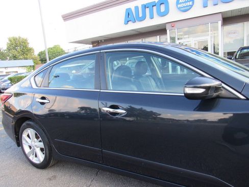 Used 2014 Nissan Altima 2.5 SL w/ Technology Package FWD image 10
